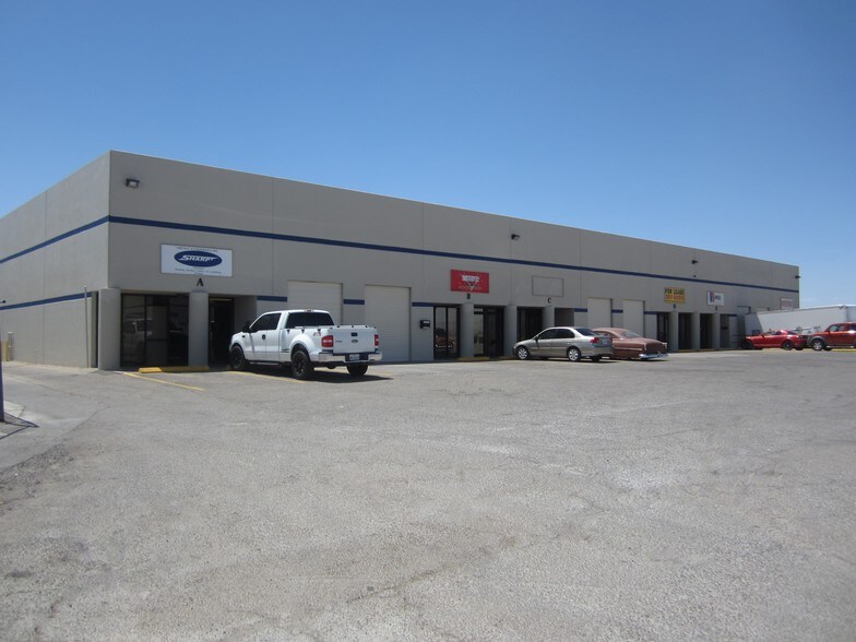 Primary Photo Of 3733 Shell St, El Paso Showroom For Lease
