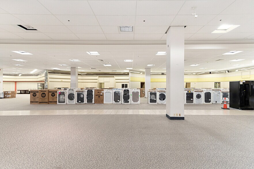 More Photos Of 1400 Dell Range Blvd, Cheyenne Unknown For Lease