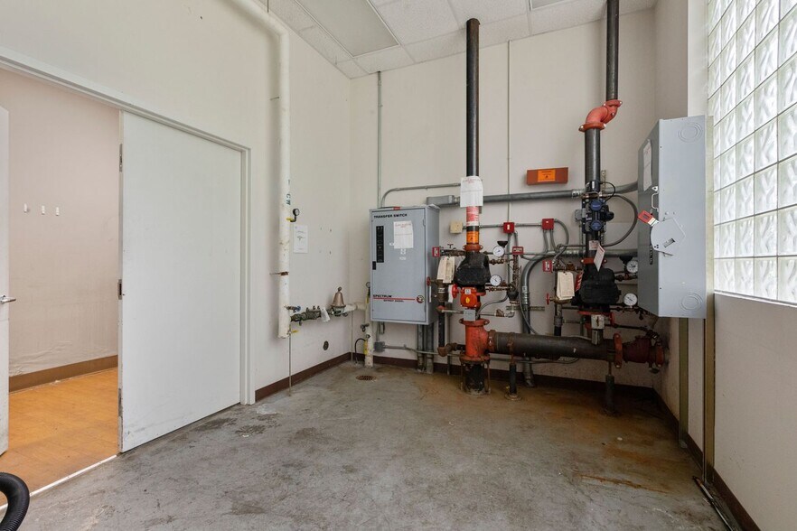 More Photos Of 1922 K M Wicker Memorial Dr, Sanford Medical For Lease