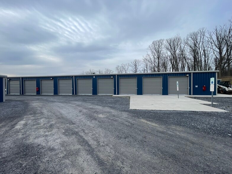 More Photos Of 1122 Amelia Ave, Altoona Self Storage For Sale