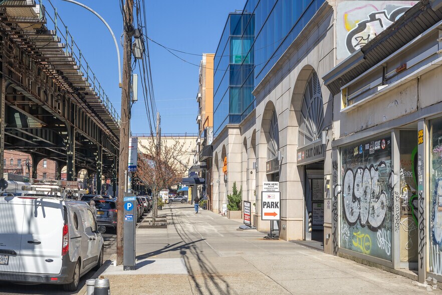 More Photos Of 23-25 31st St, Astoria Medical For Lease