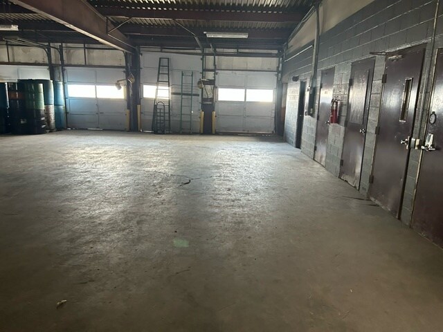 More Photos Of 158 Cordell Rd, Schenectady Warehouse For Lease