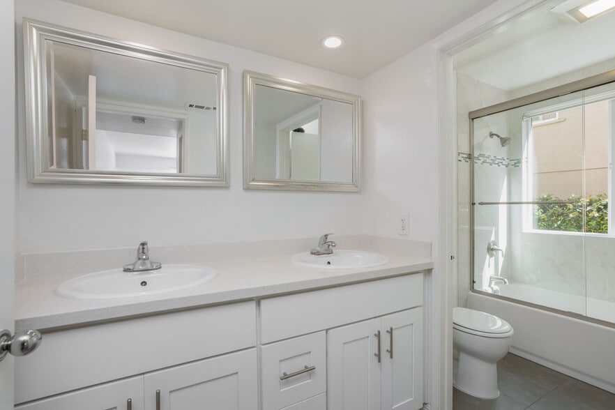 More Photos Of 712 Pacific St, Santa Monica Apartments For Sale
