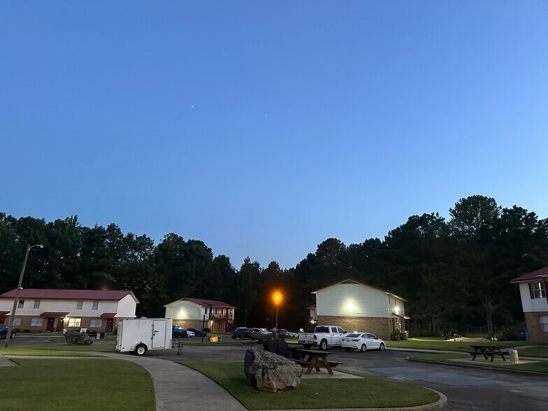 More Photos Of 1500 N Archusa Ave, Quitman Apartments For Sale
