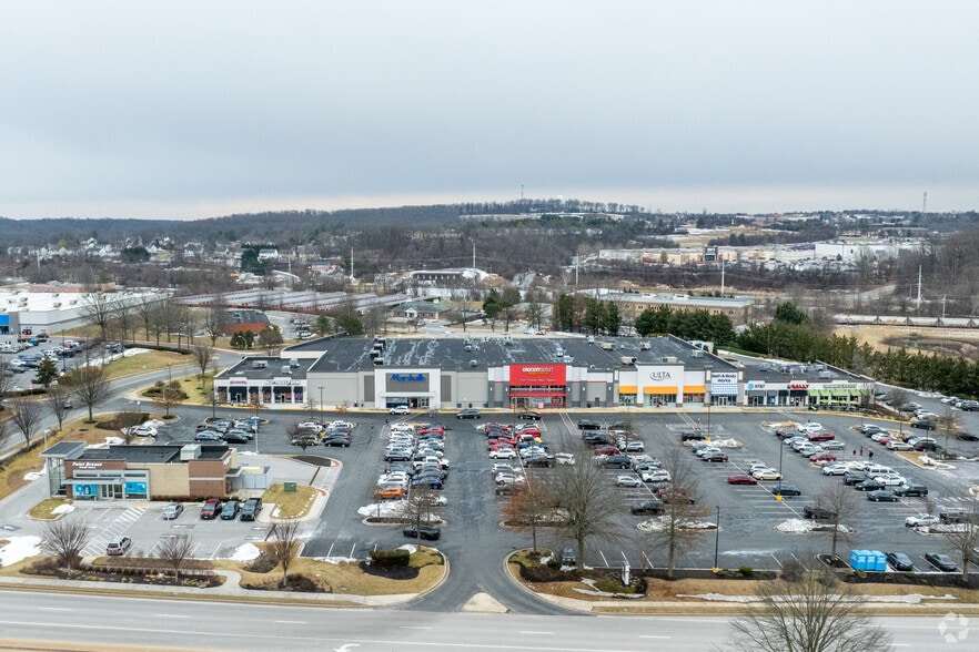 More Photos Of 200 Clifton Blvd, Westminster Storefront For Lease