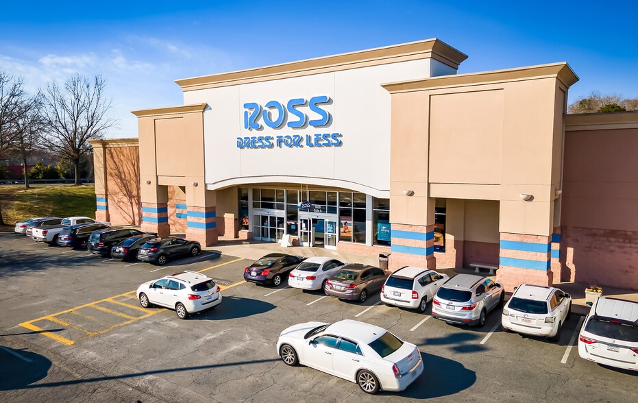 More Photos Of 9905-10101 E Independence Blvd, Matthews Unknown For Lease