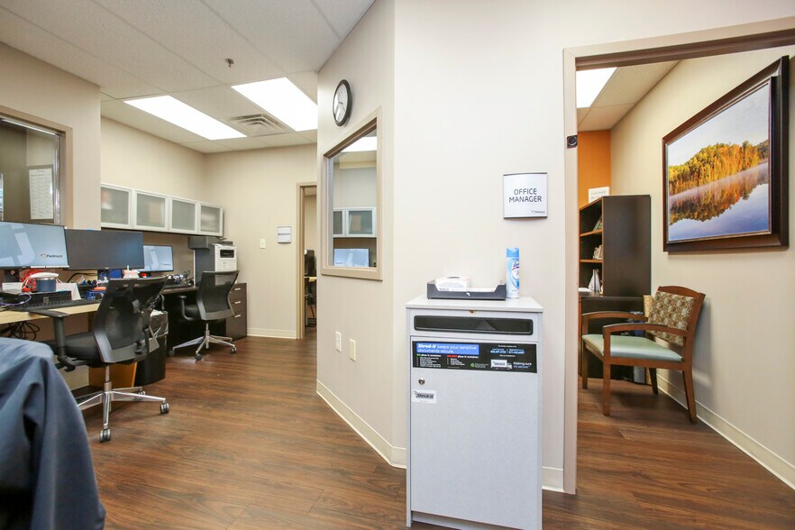 More Photos Of 12 Sammy McGhee Blvd, Jasper Office For Sale