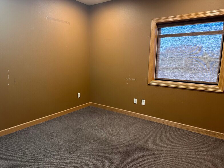 More Photos Of 23823-23865 67th Ave, Saint Cloud Light Distribution For Sale