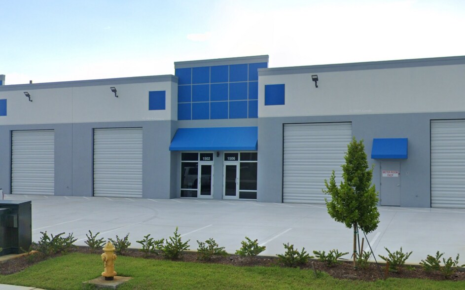 More Photos Of 1486-1522 NE Success Dr, Jensen Beach Light Distribution For Lease