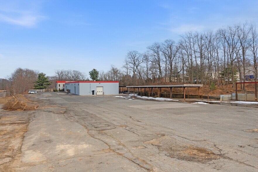 More Photos Of 173 Amboy Rd, Morganville Land For Lease