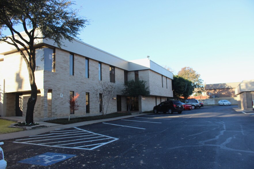 More Photos Of 3600 Hulen St, Fort Worth Office For Lease