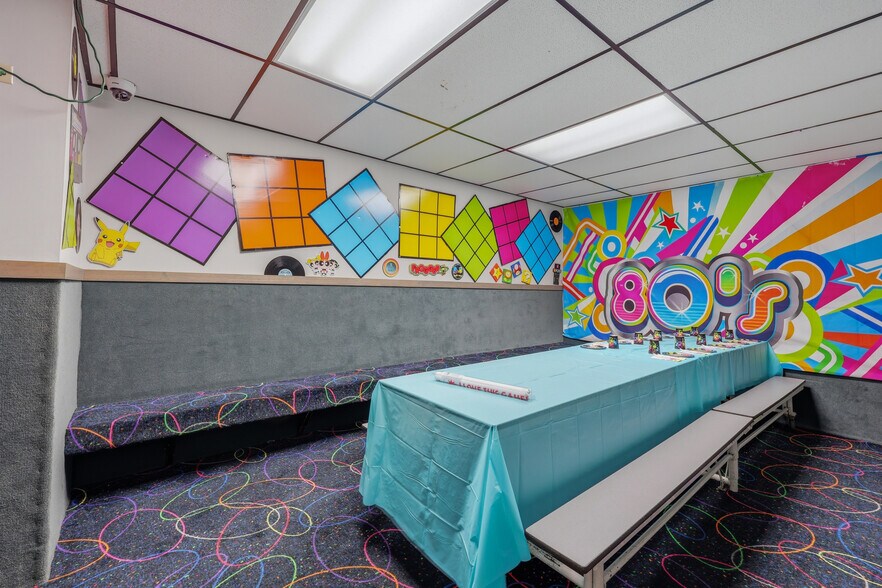More Photos Of 357 NW Hall Of Fame Dr, Lake City Skating Rink For Sale