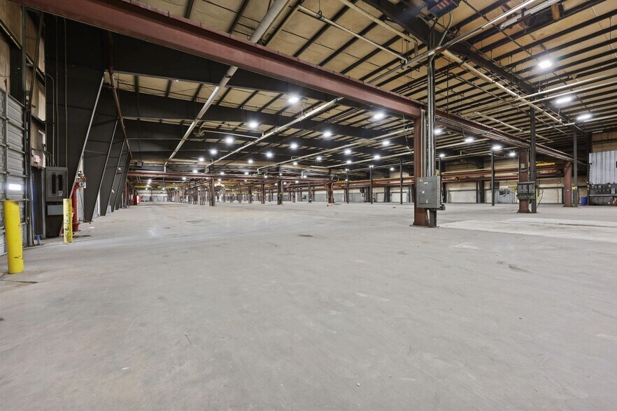 More Photos Of 110 Thermoid Way, Salisbury Manufacturing For Sale