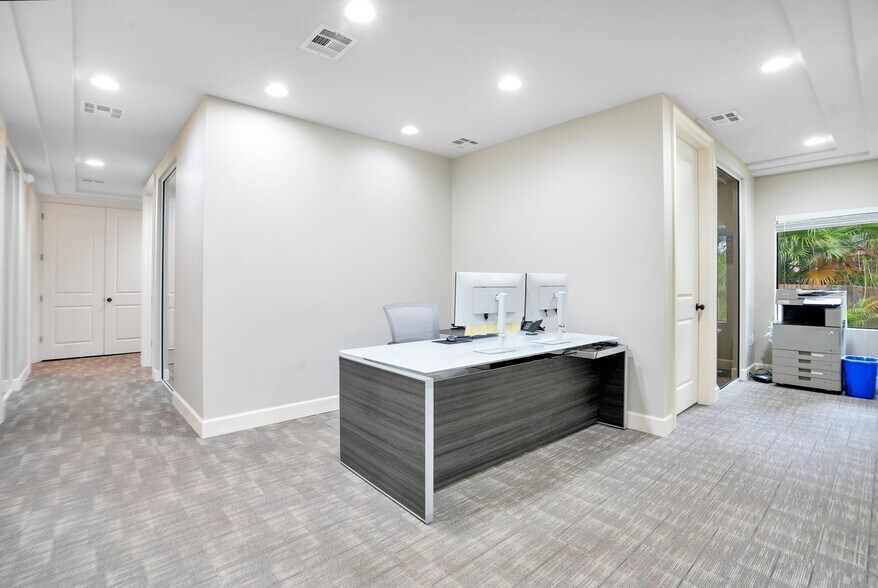 More Photos Of 1017 E South St, Orlando Office Residential For Sale