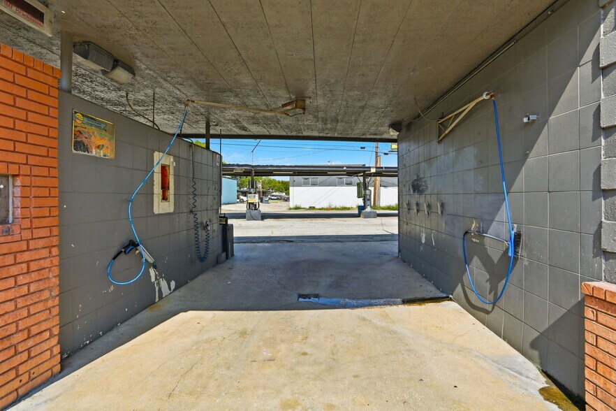 More Photos Of 2703 Vance Jackson Rd, San Antonio Carwash For Sale