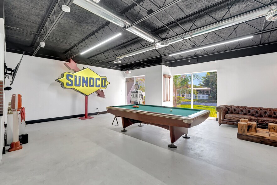 More Photos Of 705 Bond Way, Delray Beach Showroom For Sale