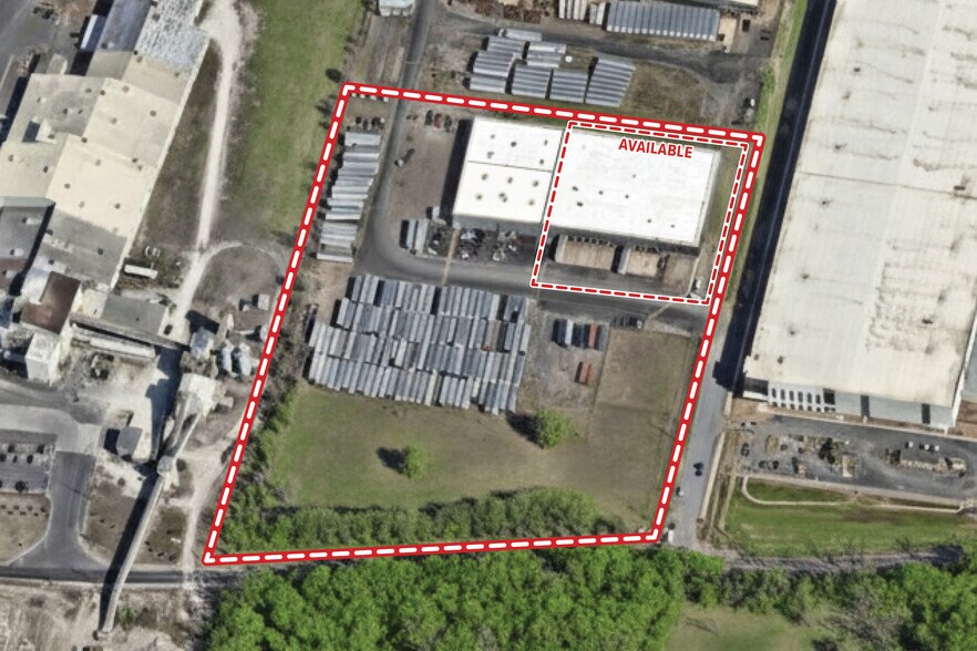 More Photos Of 1808 River Rd, Burlington Warehouse For Lease