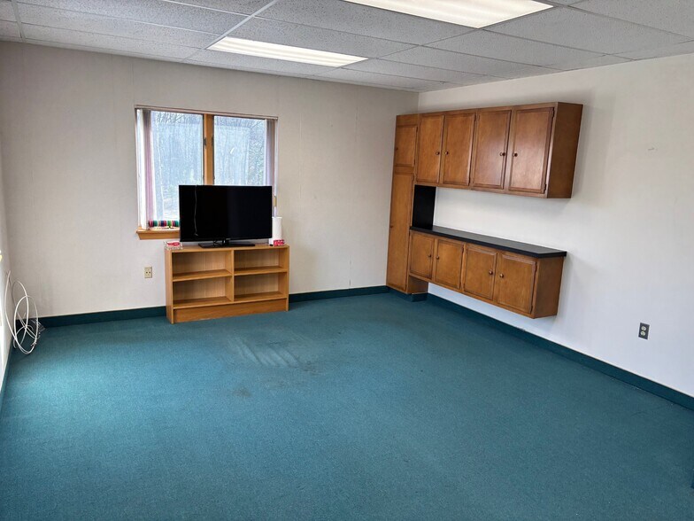 More Photos Of 123 Dwight Rd, Longmeadow Medical For Lease
