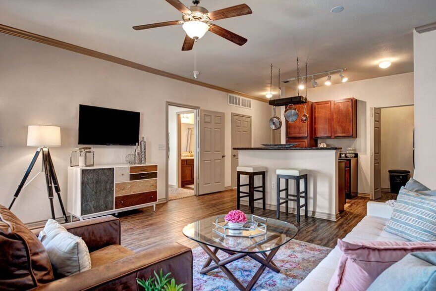 More Photos Of 301-409 N Walker Ave, Oklahoma City Apartments For Lease