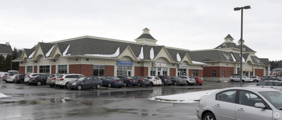 Primary Photo Of 10 Boul Des Châteaux, Blainville General Retail For Lease