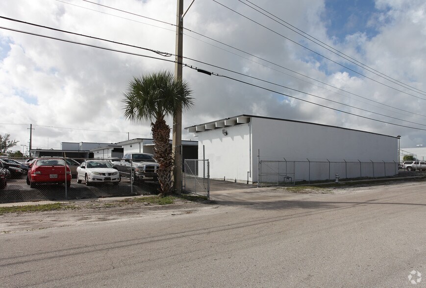 More Photos Of 2707 Okeechobee Blvd, West Palm Beach Auto Dealership For Lease