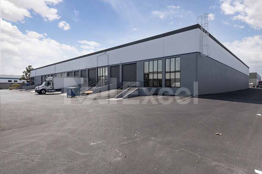 More Photos Of 4512 Andrews St, North Las Vegas Distribution For Lease