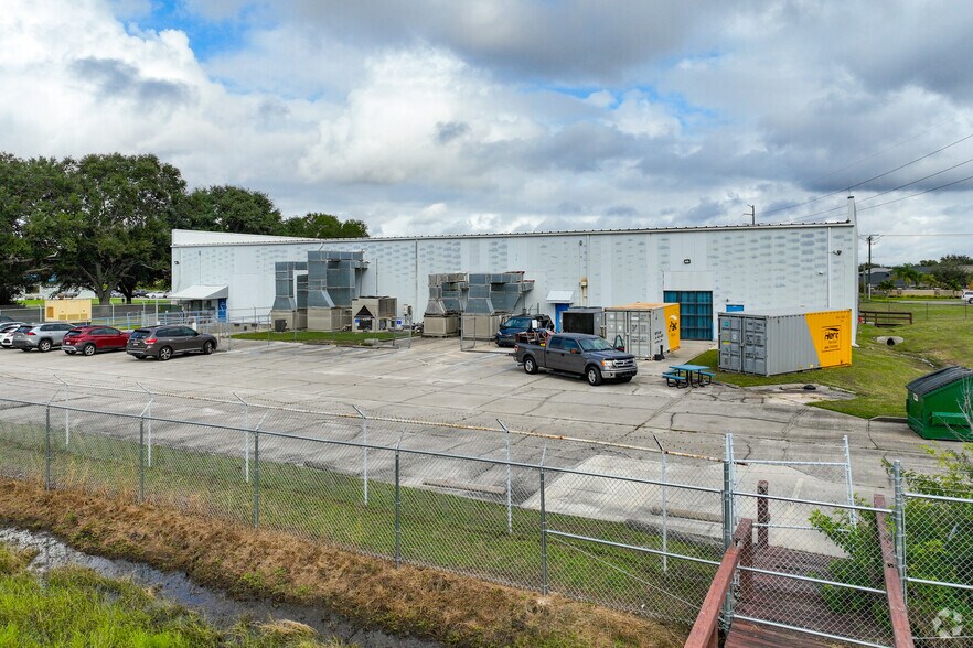 More Photos Of 295-297 Barnes Blvd, Rockledge Light Manufacturing For Lease