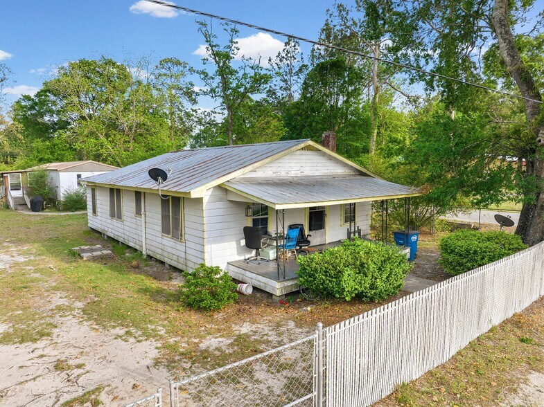 More Photos Of 209 Cannon St, Nahunta Multifamily For Sale