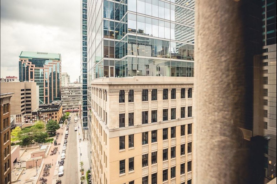 More Photos Of 350 Bay St, Toronto Coworking Space