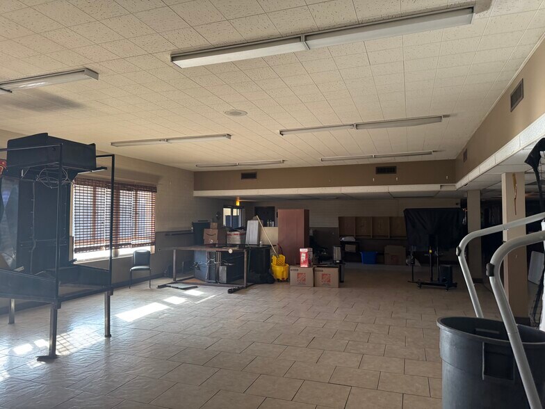 More Photos Of 2717 S 6th Ave, Tucson General Retail For Sale