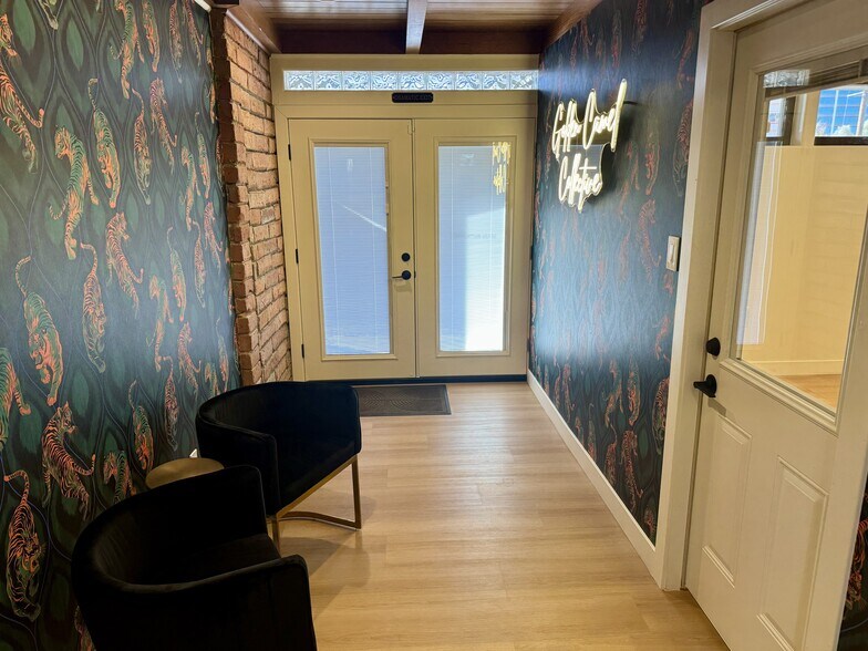 More Photos Of 51 E Monterey Way, Phoenix Medical For Lease