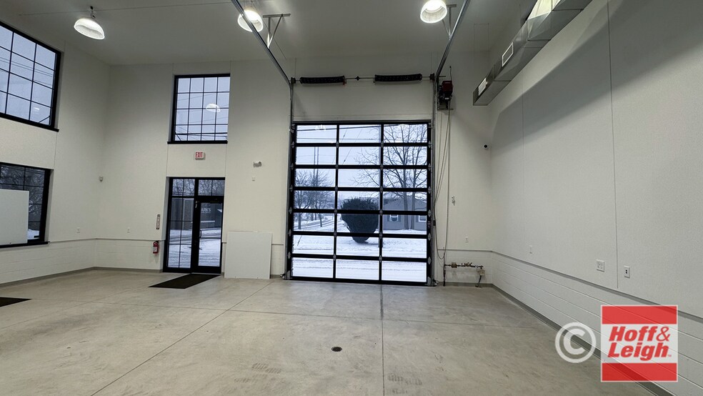 More Photos Of 402 S Elmwood Ave, Medina General Retail For Sale