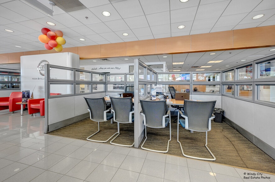 More Photos Of 945 E Chicago St, Elgin Auto Dealership For Sale