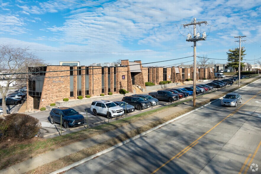 More Photos Of 5 Worthington Access Dr, Maryland Heights Light Distribution For Lease