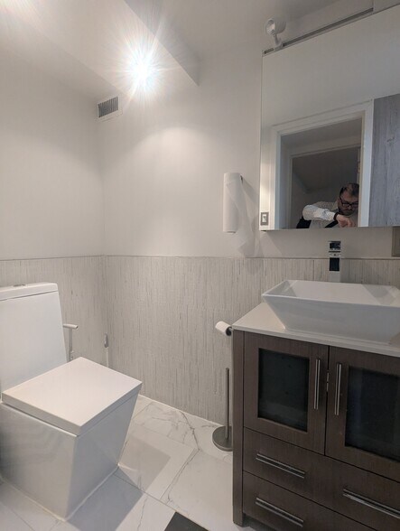 More Photos Of 150 W 58th St, New York Apartments For Lease