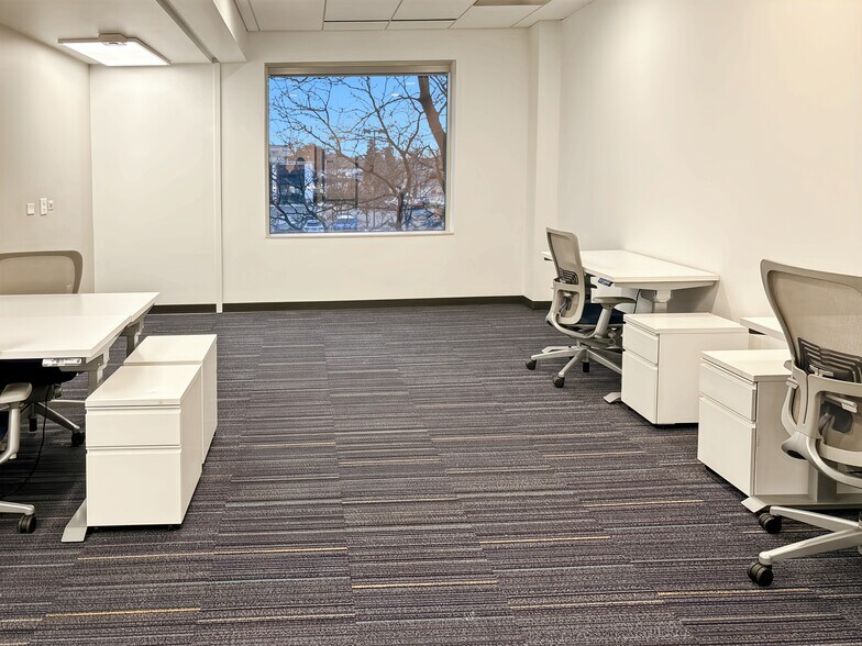 More Photos Of 1500 McConnor Pky, Schaumburg Coworking Space