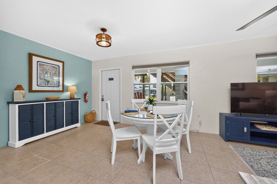 More Photos Of 1130 Gulf Blvd, Englewood Apartments For Sale