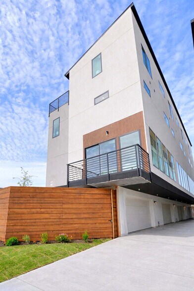 More Photos Of 4739 Gretna St, Dallas Apartments For Sale