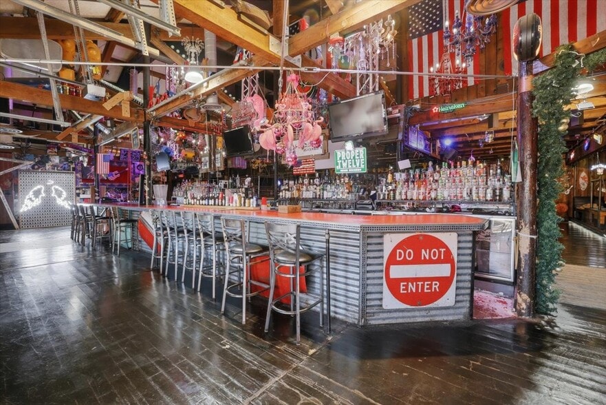 More Photos Of 3330 N Academy Blvd, Colorado Springs Bar For Sale