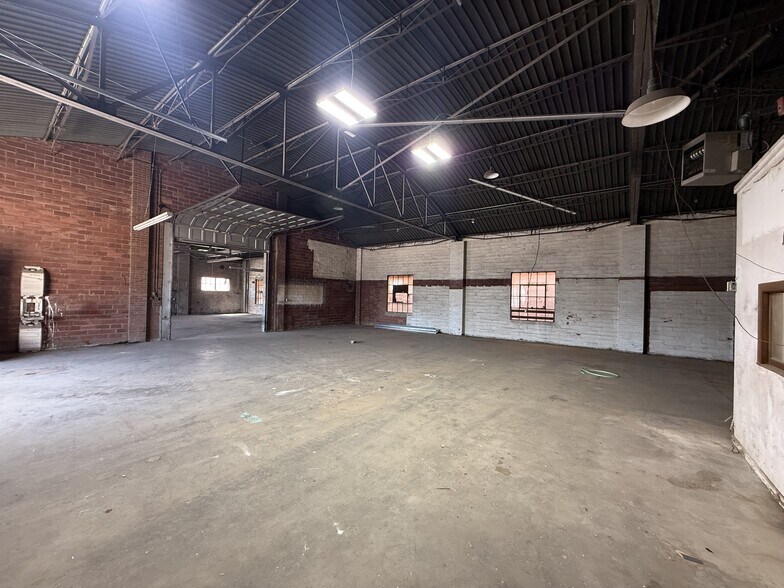 More Photos Of 1704 NW 6th St, Oklahoma City Warehouse For Lease