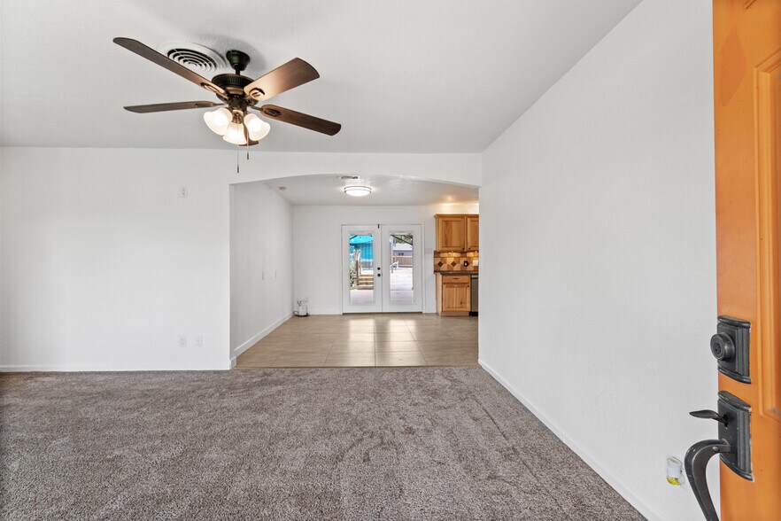 More Photos Of 16815 Avenue A, Channelview Truck Terminal For Sale