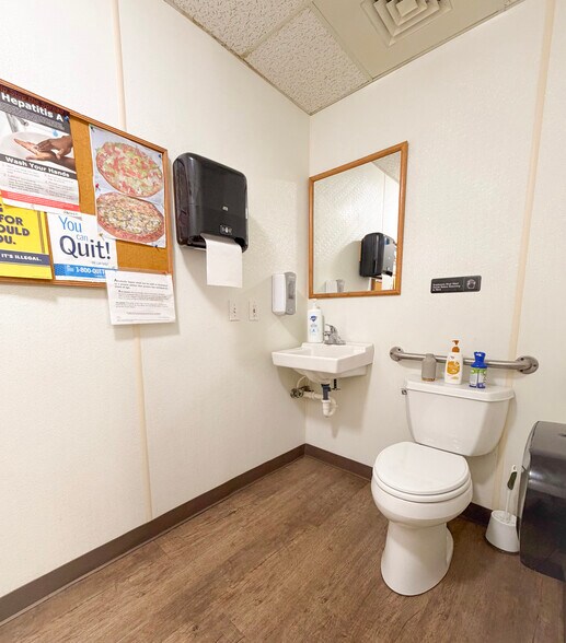 More Photos Of 1866 W Trask Lake Rd, Barton City Service Station For Sale