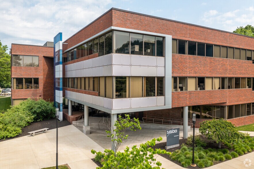 More Photos Of 1600 District Ave, Burlington Office For Lease