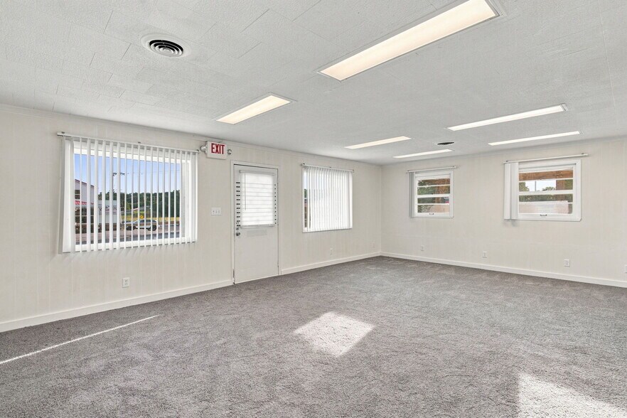 More Photos Of 3741 State Rte 30 Hwy, Lonedell Multifamily For Sale