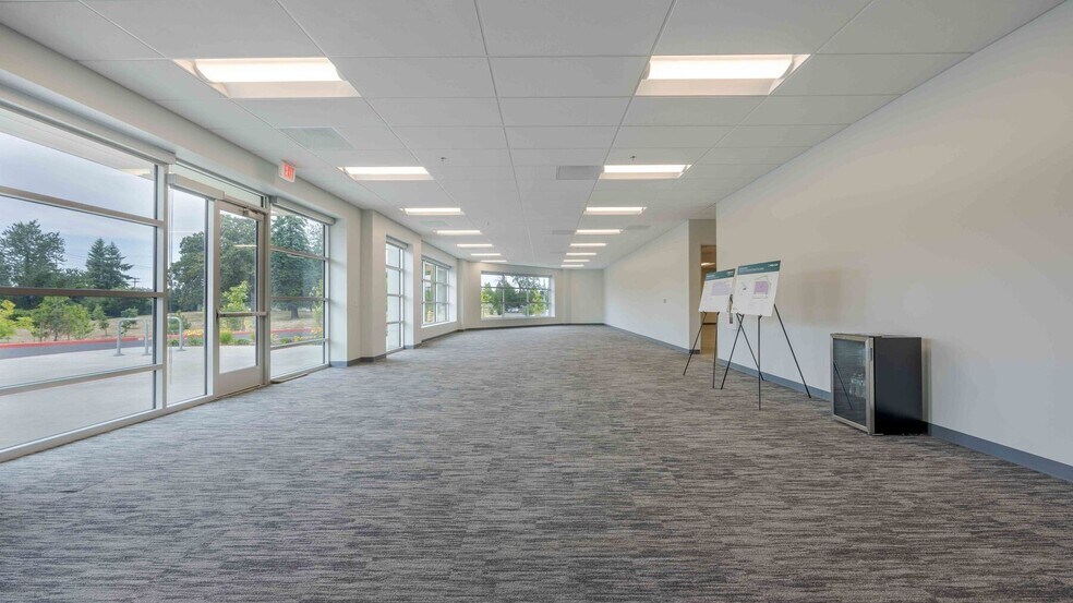 More Photos Of 4570 NE 122nd Ave, Portland Warehouse For Lease
