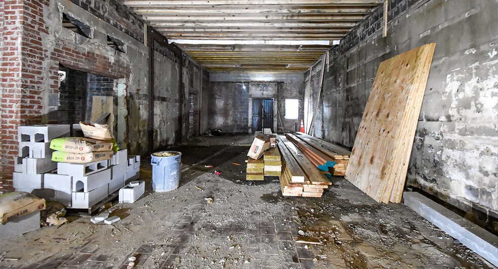 More Photos Of 1721 Wisconsin Ave NW, Washington Restaurant For Lease