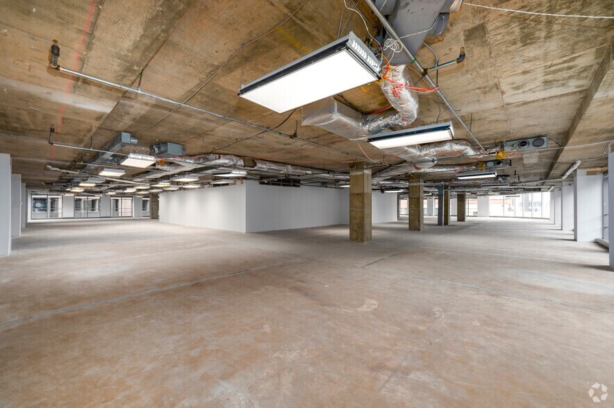 More Photos Of 2001 L St NW, Washington Office For Lease