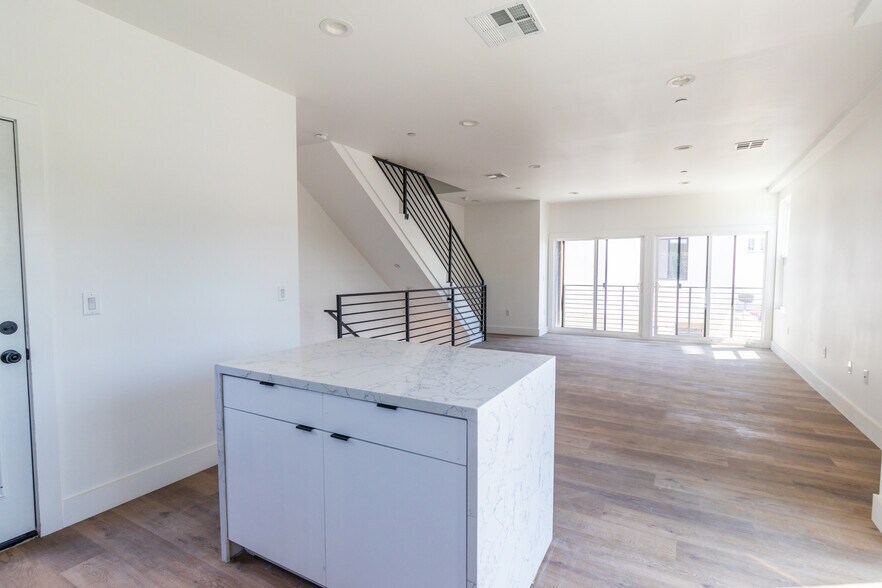More Photos Of 4505 18th, Los Angeles Apartments For Sale