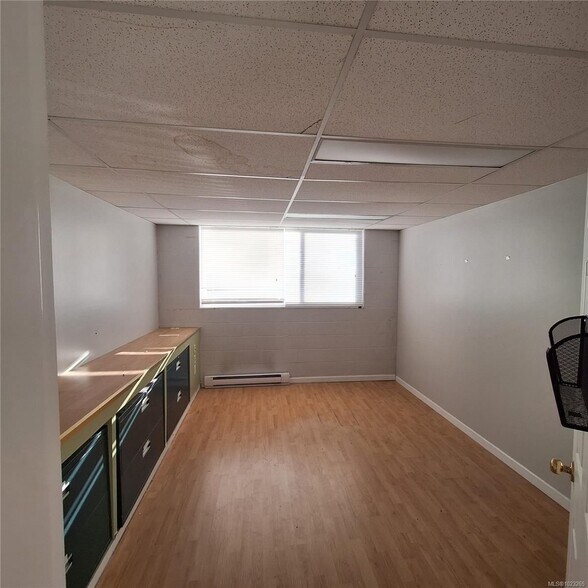 More Photos Of 3043 Barons Rd, Nanaimo Industrial For Sale