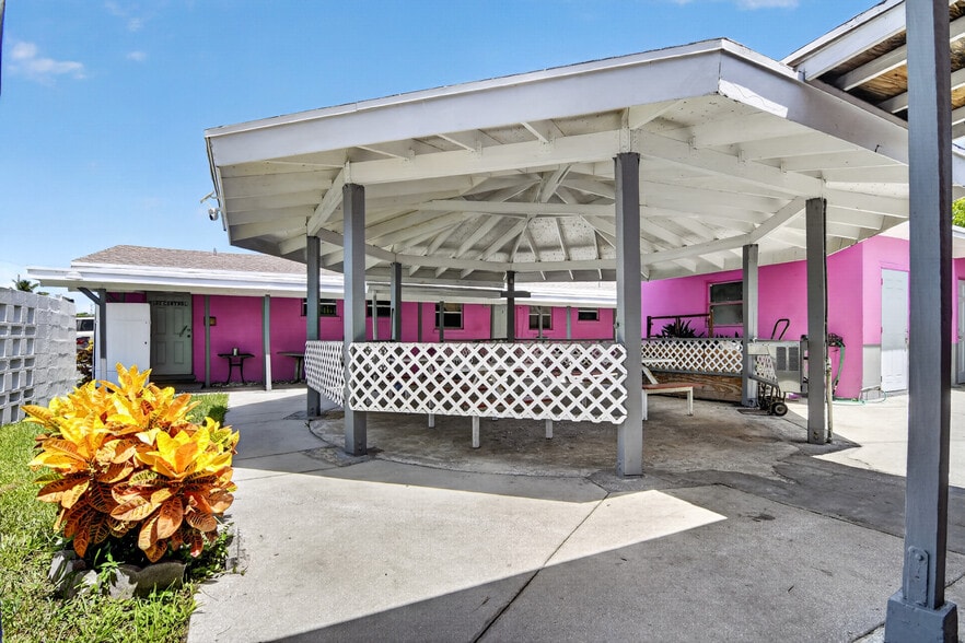 More Photos Of Blue Heron Blvd - 40 Bed Licensed Independent Living Facility, Riviera Beach Healthcare For Sale
